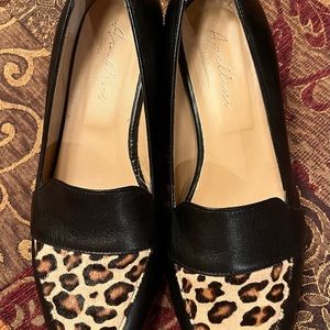 Avelino Flats : slip-on chunky heel women’s shoes.